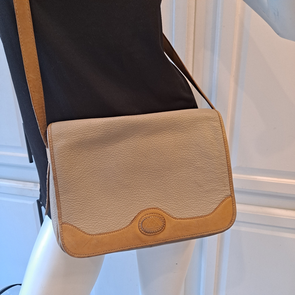 Liz Claiborne Accessories Vintage Cream & Tan Pebbled Leather Crossbody Satchel